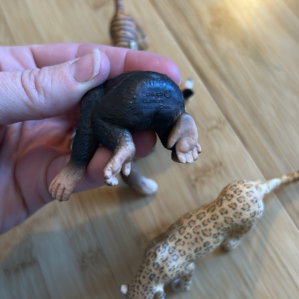 Set of Four Animal Figurines - Picture 2 of 5